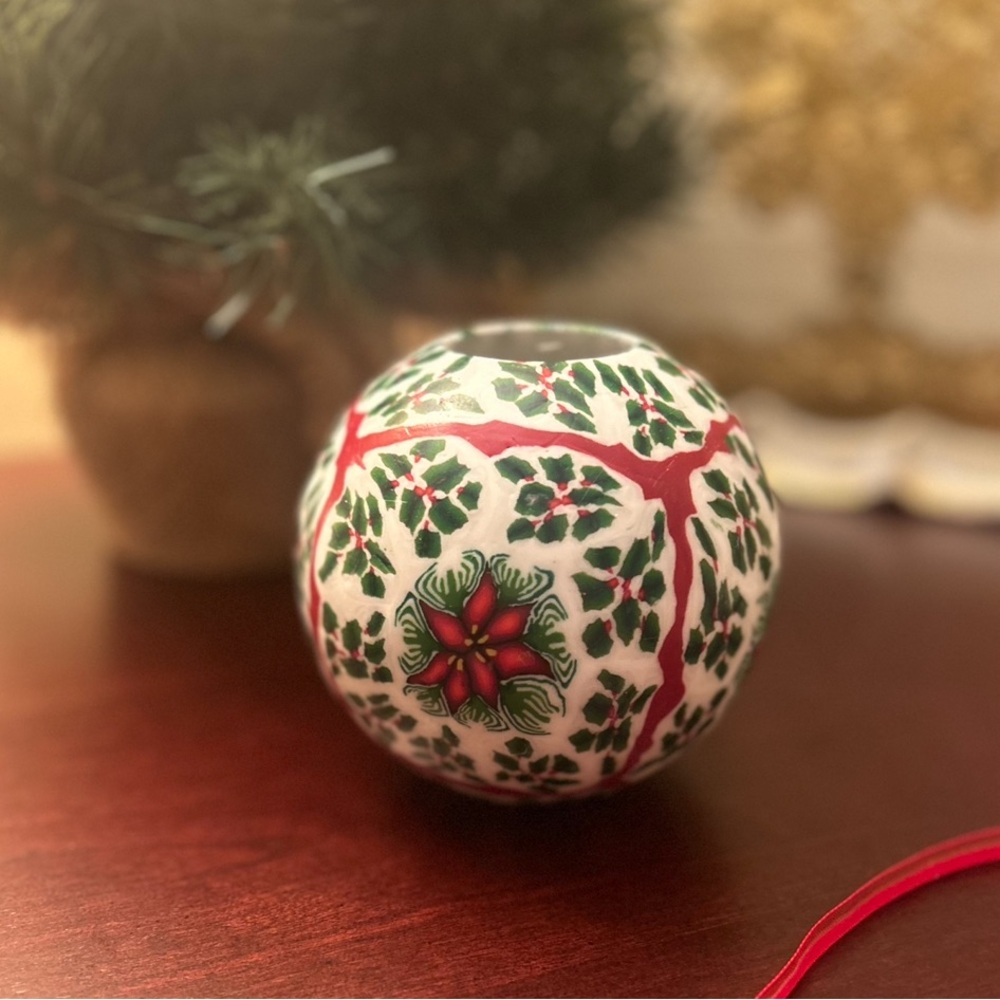 *NEVER USED* Vintage Ribbon Holly Poinsettia Glowing Christmas Candle